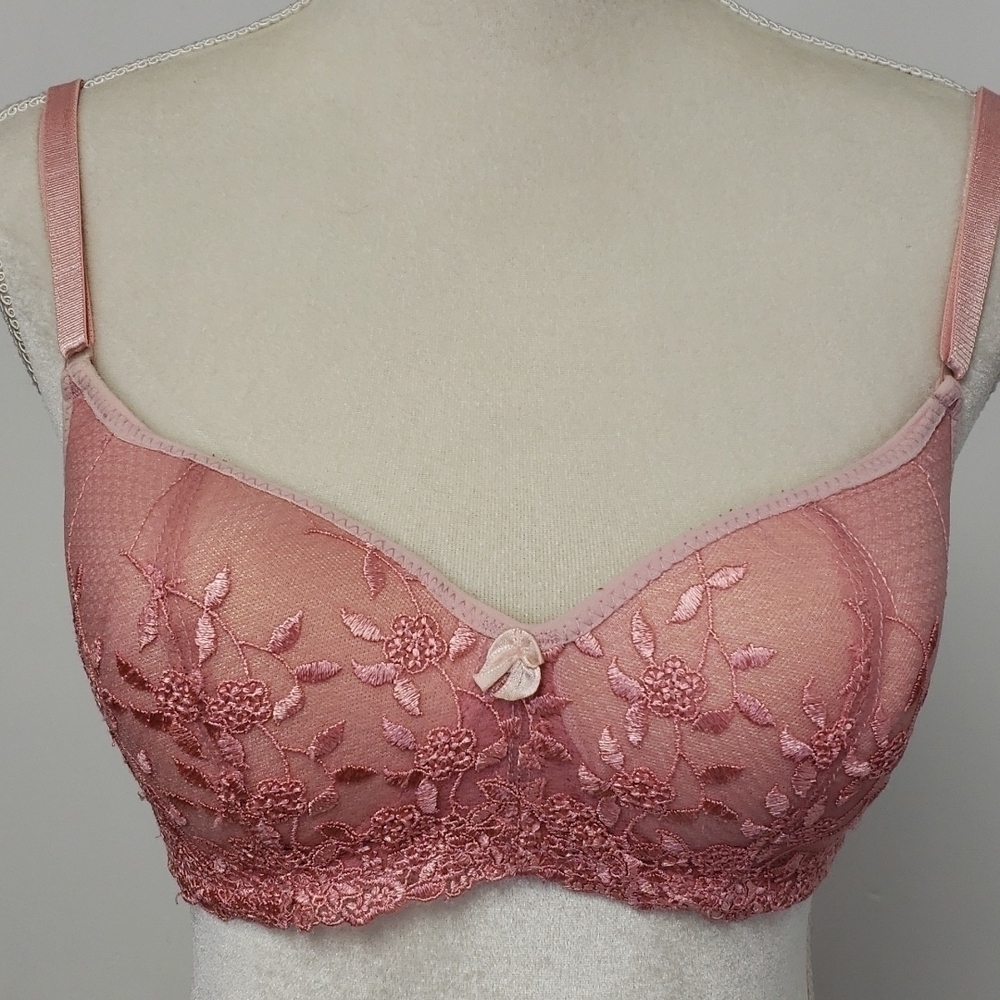 RAMPAGE Pretty Sexy Lace Pink Bra 36C Lightly Padded Underwire Gently Used